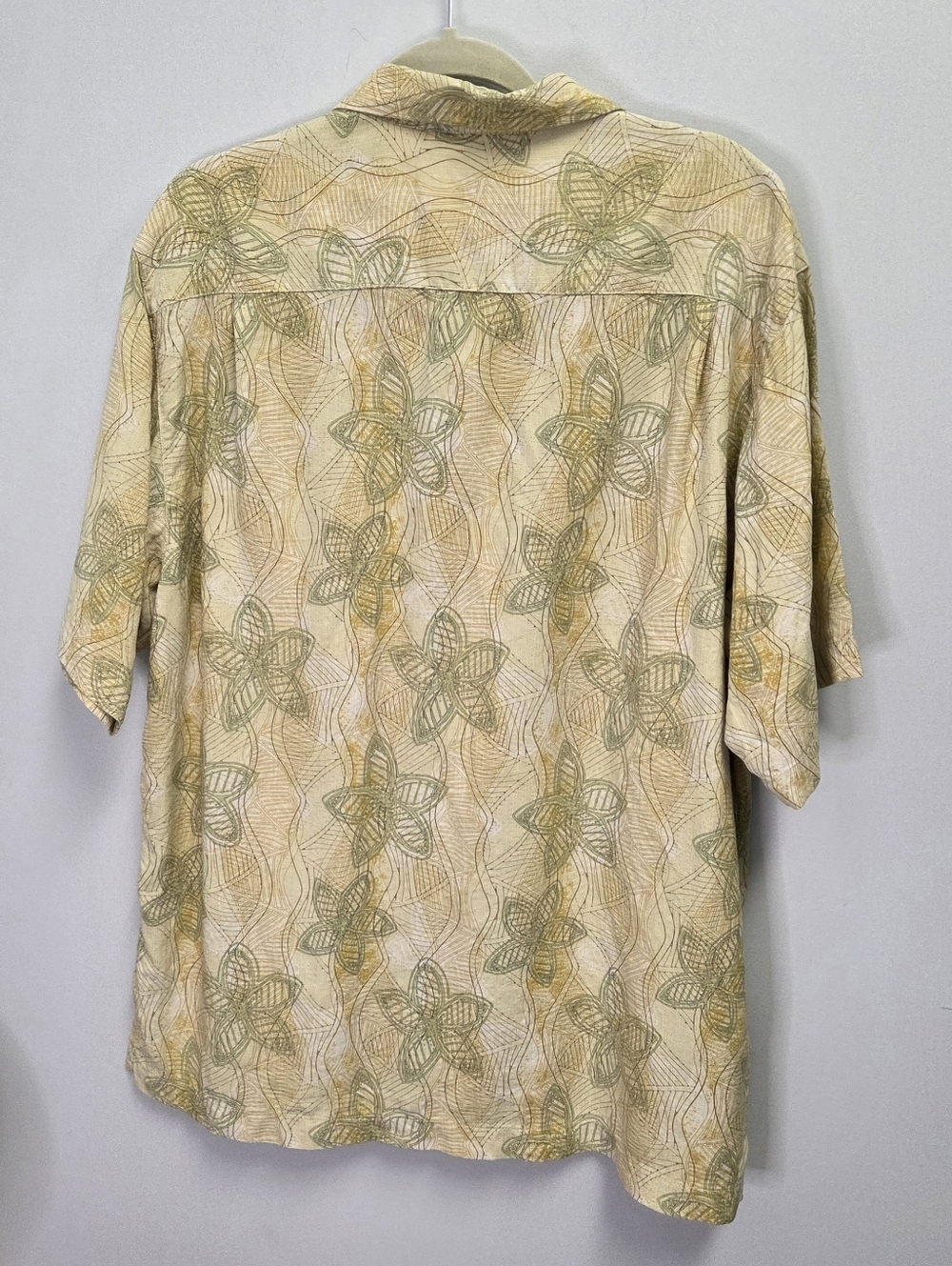 Tommy Bahama Shirt Mens Large Yellow Green Hawaiian Camp Silk Floral Loop Collar - Picture 2 of 5